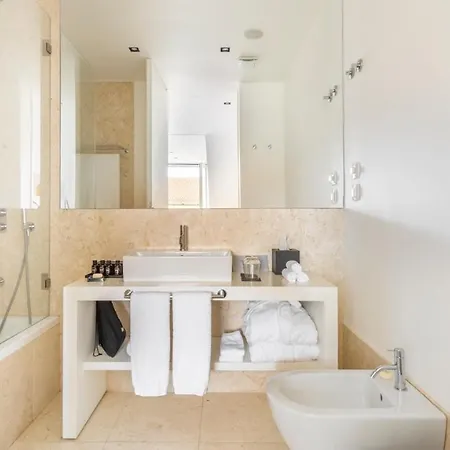 Appartement Plum Guide - Sterling Gold Lisboa