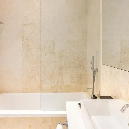 Plum Guide - Sterling Gold Appartement *