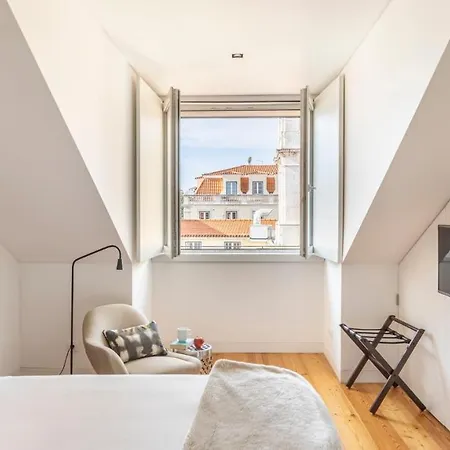 Plum Guide - Sterling Gold Apartment